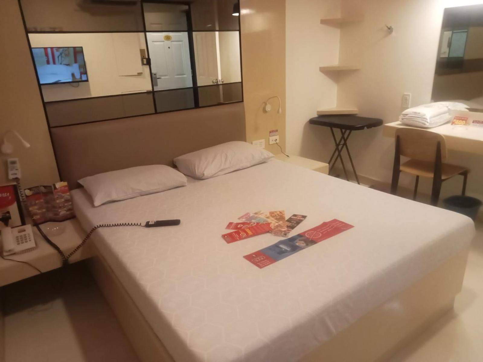 Hotel Sogo Pasay Wood Street Εξωτερικό φωτογραφία