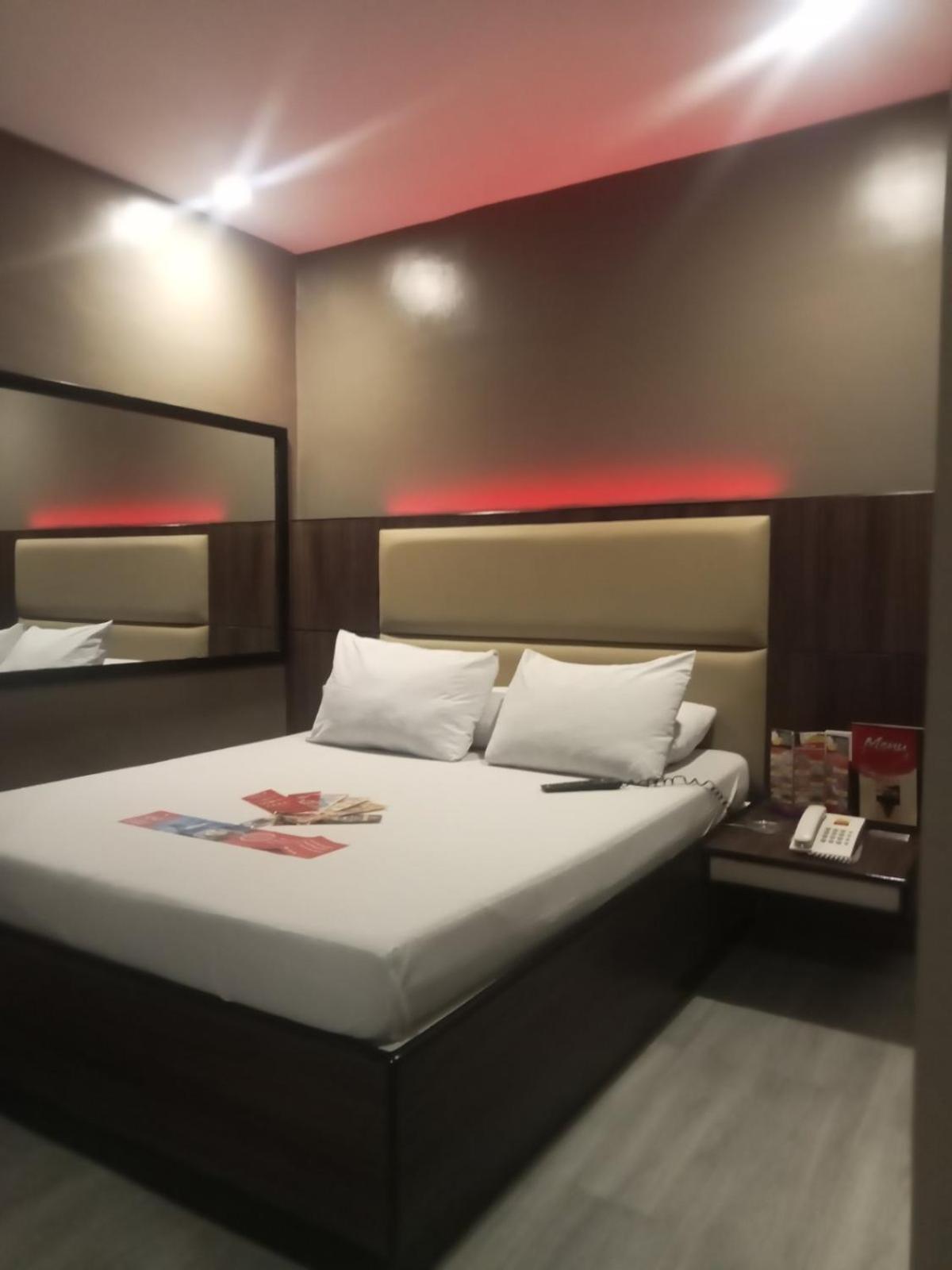 Hotel Sogo Pasay Wood Street Εξωτερικό φωτογραφία