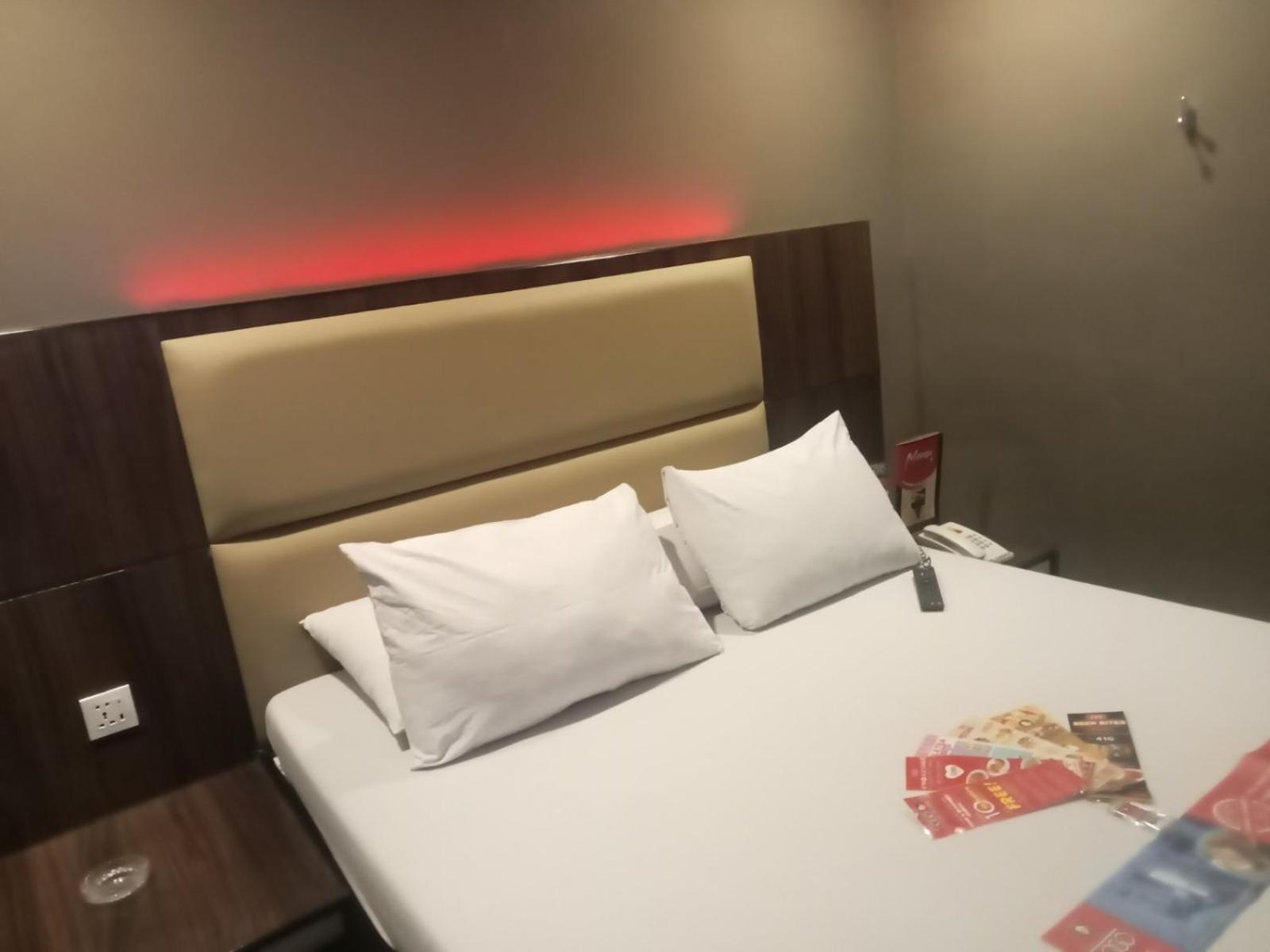 Hotel Sogo Pasay Wood Street Εξωτερικό φωτογραφία