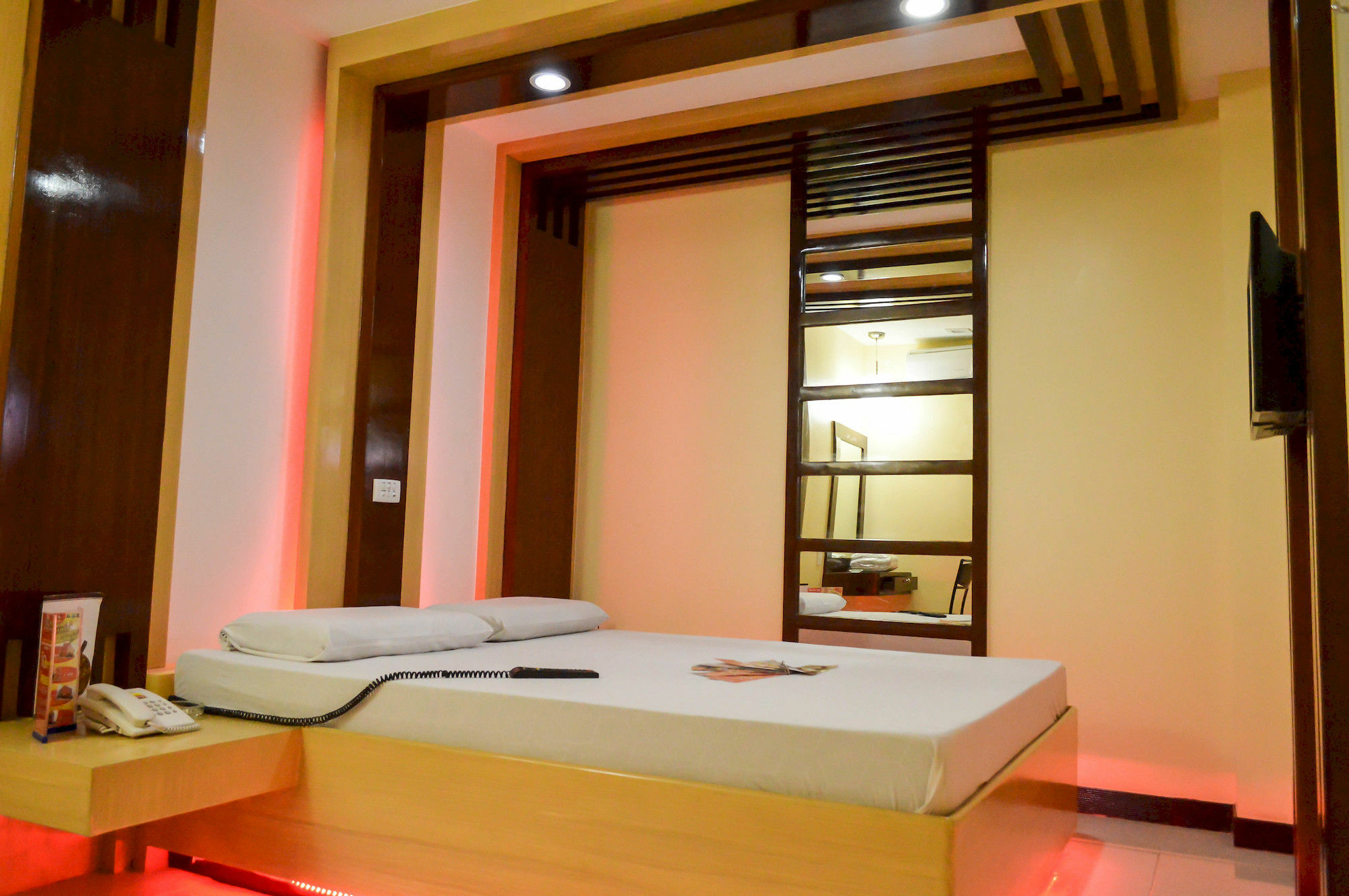 Hotel Sogo Pasay Wood Street Εξωτερικό φωτογραφία